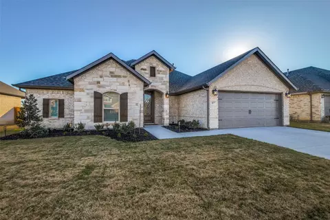 1077 Fleetwood Dr, Justin, TX 76247