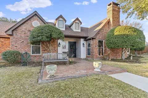 2913 Anatole Ct, Garland, TX 75043