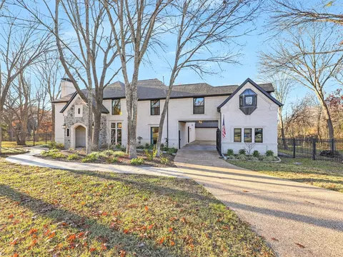 911 Rushing Water Ct, Fairview, TX 75069