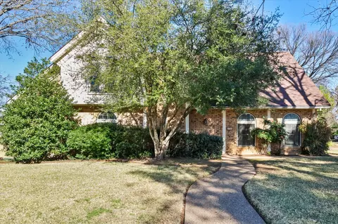 1701 Camellia Dr, Arlington, TX 76013