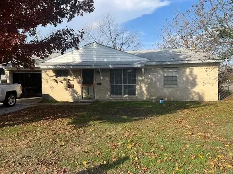522 E Cober Dr, Grand Prairie, TX 75051