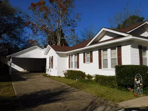 Exterior - 106 NW 3rd St, Springhill, LA 71075 photo 3 of 8