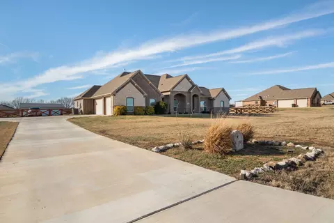 7604 Carter Ranch Rd, Azle, TX 76020