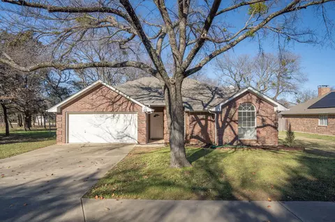 531 Amy Jo Cir, Aubrey, TX 76227