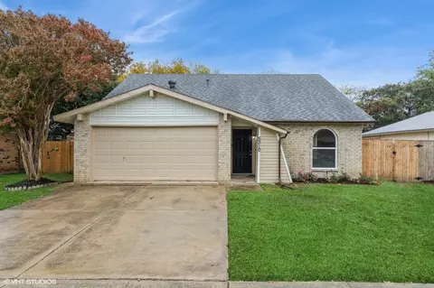 5310 Princess Ct, Lake Dallas, TX 75065