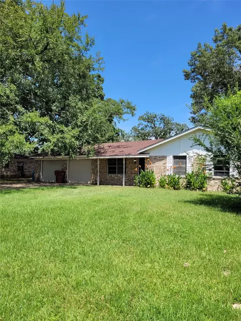 175 Cozy Ln, Reno, TX 75462