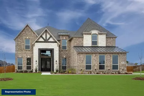 1014 E Hidden Lakes Dr, Desoto, TX 75115
