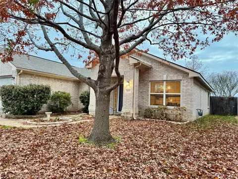5111 Autumn Hl, Grand Prairie, TX 75052