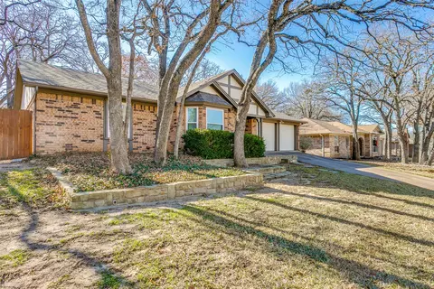 309 Bremen Dr, Hurst, TX 76054