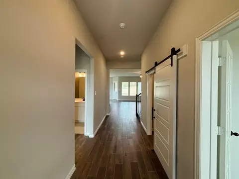 420 Big Bend Trl, Valley View, TX 76272 photo 3