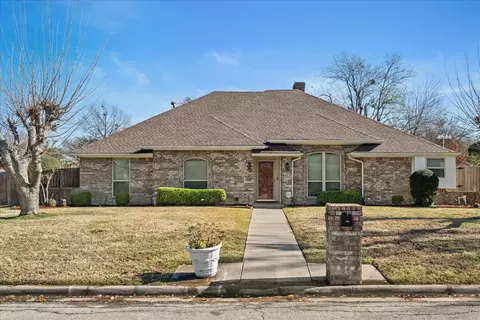 501 Ermine Dr, Greenville, TX 75402
