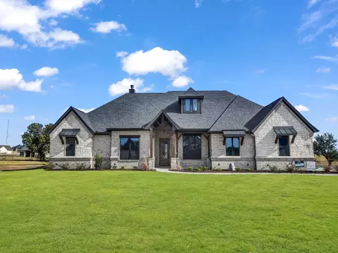 130 Coalson Xing, Azle, TX 76020