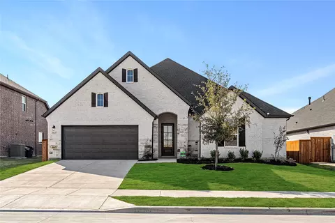 827 Cedar St, Lavon, TX 75166