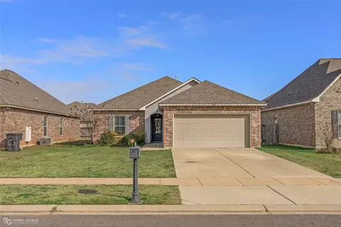 2107 Kayden Jay Dr, Bossier City, LA 71112