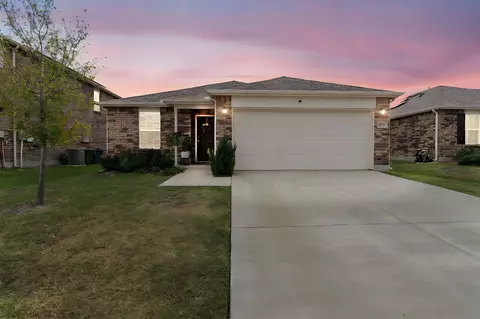 1320 Vernon Dr, Aubrey, TX 76227
