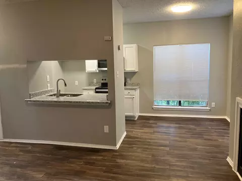 7126 Holly Hill Dr #112, Dallas, TX 75231