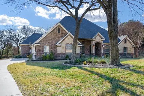 216 Blacktail Ct, Azle, TX 76020