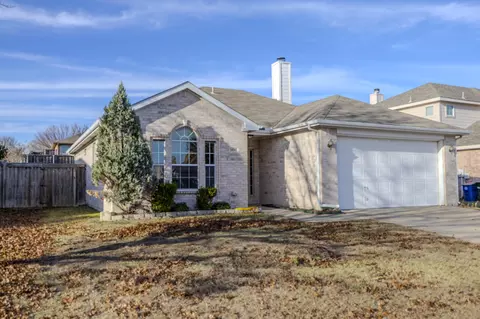 10304 Trevino Ln, Benbrook, TX 76126