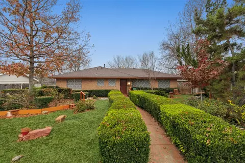 729 Danish Dr, Grand Prairie, TX 75050