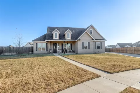 100 Kens Ct, Pilot Point, TX 76258