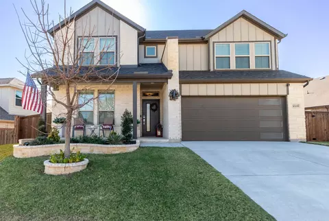 10209 Claire Creek Rd, Fort Worth, TX 76126