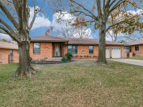 2326 Cardinal Ln, Garland, TX 75042
