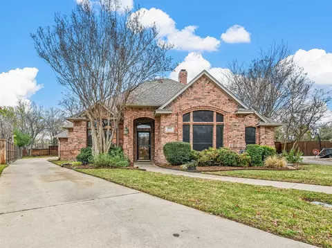 4005 Shores Ct, Arlington, TX 76016