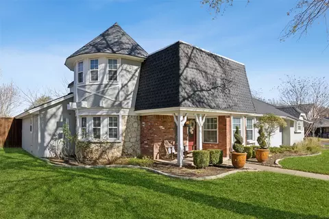 925 Brestol Ct W, Bedford, TX 76021