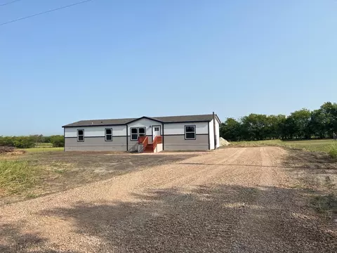 696 County Rd 4040, Ector, TX 75439 photo 2