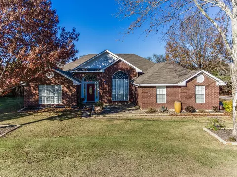 845 Rock Creek Ln, Red Oak, TX 75154