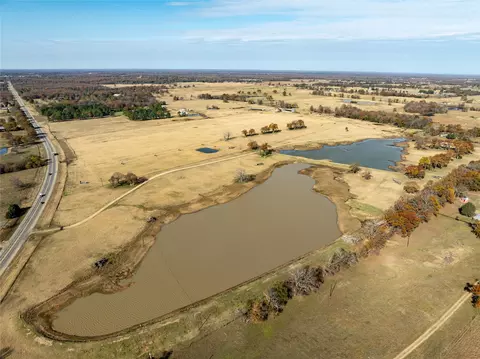 10891 E Us Highway 82, Blossom, TX 75416