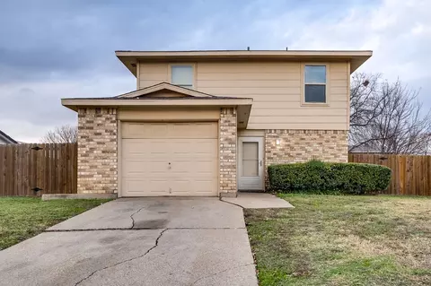 2437 Dancy Dr N, Fort Worth, TX 76131
