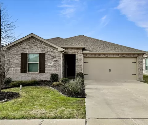2709 Tobias Ln, Aubrey, TX 76227