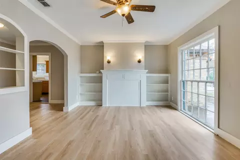 2629 Bowling Green Ave, Dallas, TX 75216