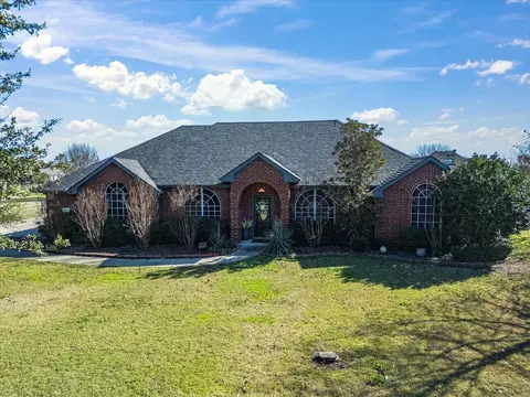 10325 E Clover Ln, Forney, TX 75126