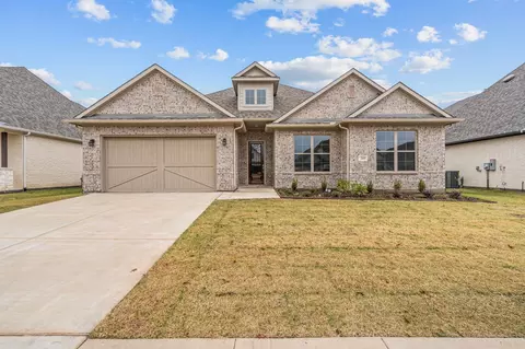 205 Park North Ln, Keller, TX 76248