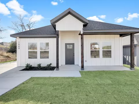 1468 E Rosedale St, Fort Worth, TX 76104