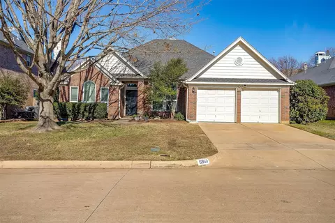 6950 Briarwood Dr, Fort Worth, TX 76132