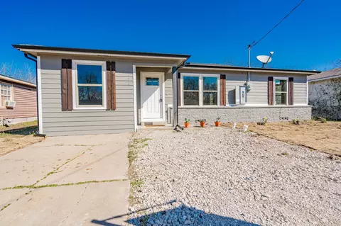1226 Coleman St, Greenville, TX 75401