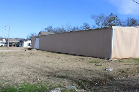 Exterior - 307 Milton St, Celeste, TX 75423 photo 7 of 10