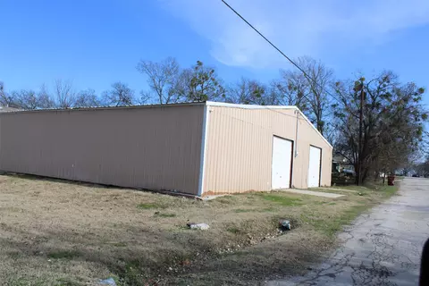Exterior - 307 Milton St, Celeste, TX 75423 photo 6 of 10