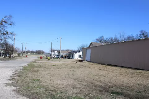 Exterior - 307 Milton St, Celeste, TX 75423 photo 8 of 10