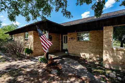 206 Spoon Dr, Stamford, TX 79553