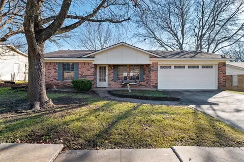 306 Iowa St, Sherman, TX 75090
