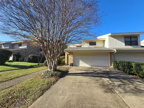 2970 Country Place Cir, Carrollton, TX 75006