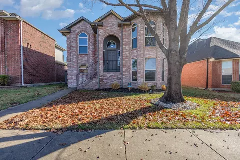840 Winding Creek Dr, Mesquite, TX 75149