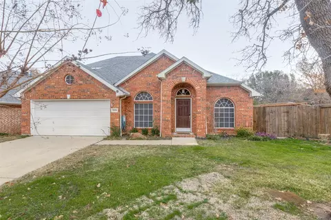 2808 Brandi Ln, Corinth, TX 76210