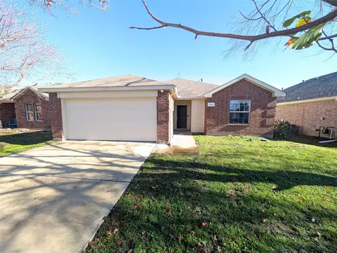 1002 Halifax Ln, Forney, TX 75126