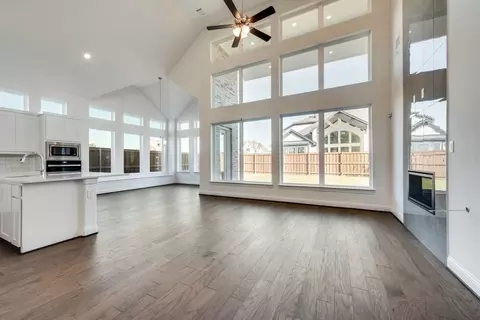 2421 Shane Dr, Midlothian, TX 76065