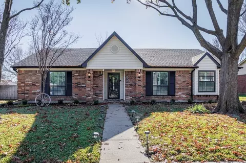 820 Simon Dr, Plano, TX 75025
